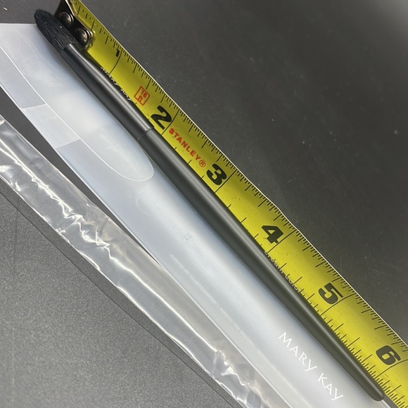 NEW MARY KAY BRUSH - Picture 3 of 5